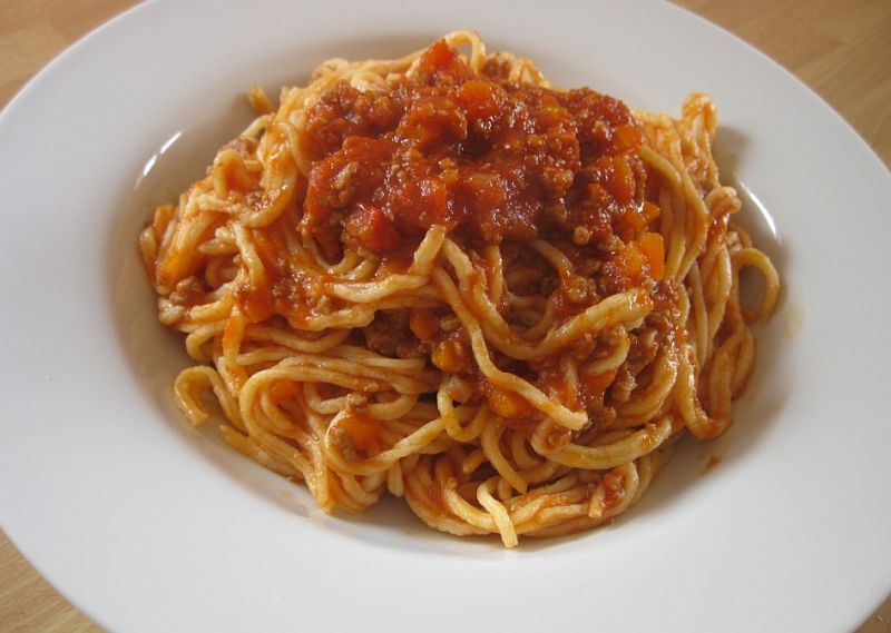 Спагетти с мясным рагу